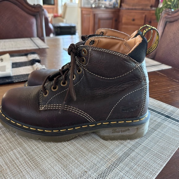 Doc Martins Unisex Crazy Horse Boot 11410 Sz 9 Mens 10 Women - Picture 3 of 7